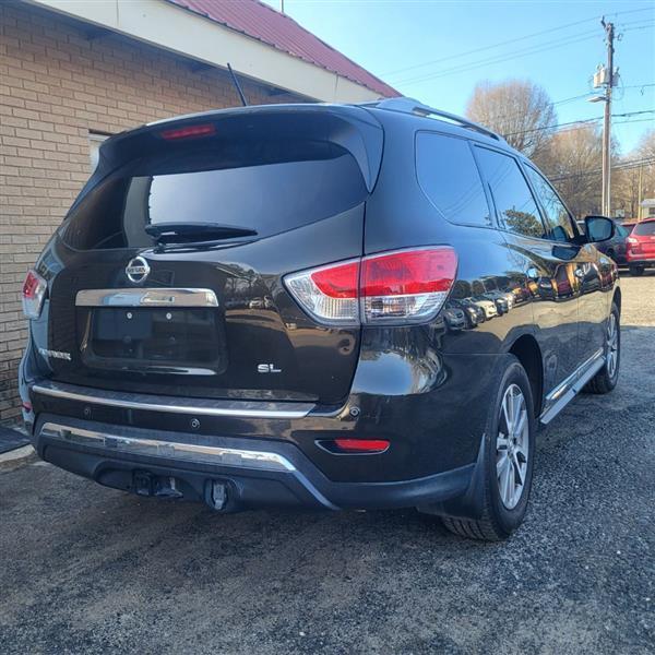Nissan Pathfinder SL 2WD 2015