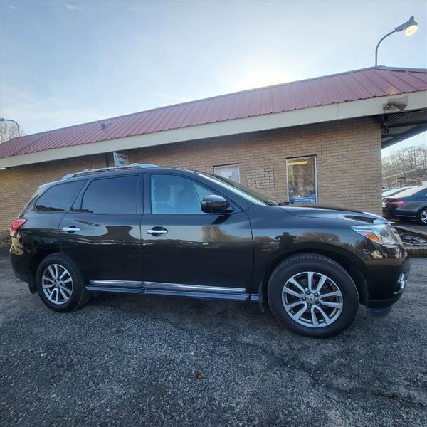 Nissan Pathfinder SL 2WD 2015