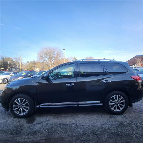 Nissan Pathfinder SL 2WD 2015