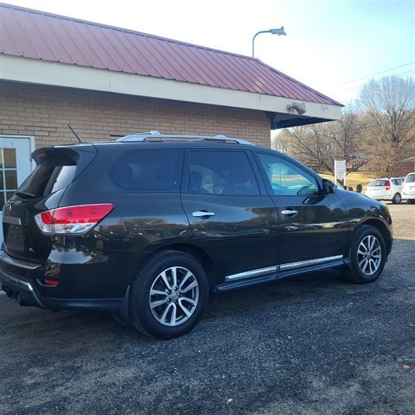 Nissan Pathfinder SL 2WD 2015