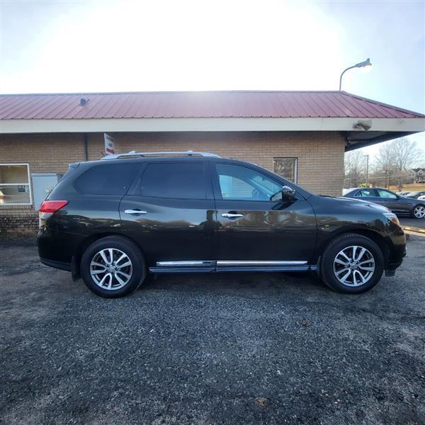 Nissan Pathfinder SL 2WD 2015
