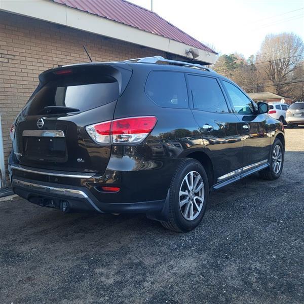 Nissan Pathfinder SL 2WD 2015