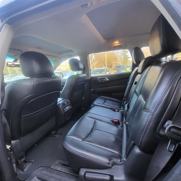 Nissan Pathfinder SL 2WD 2015
