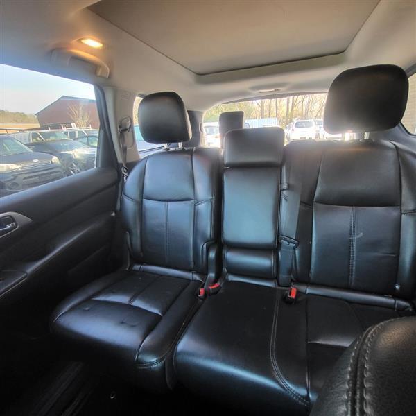 Nissan Pathfinder SL 2WD 2015