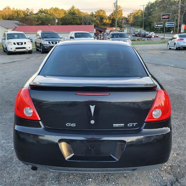 Pontiac G6 Base 2010