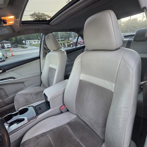 Toyota Camry Hybrid XLE 2013