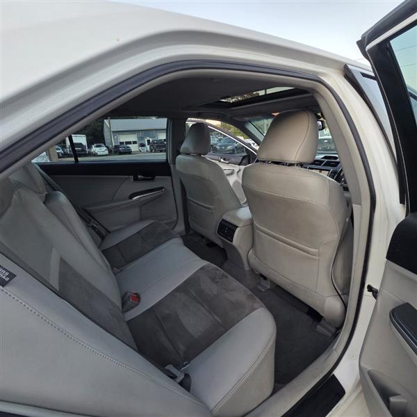 Toyota Camry Hybrid XLE 2013
