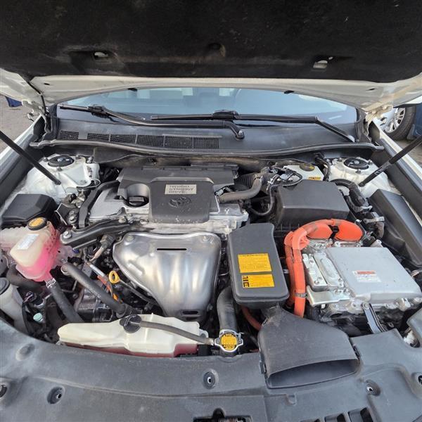 Toyota Camry Hybrid XLE 2013