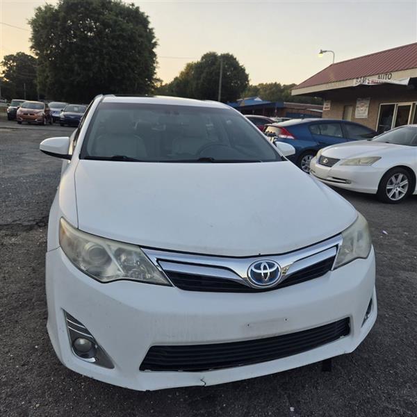 Toyota Camry Hybrid XLE 2013