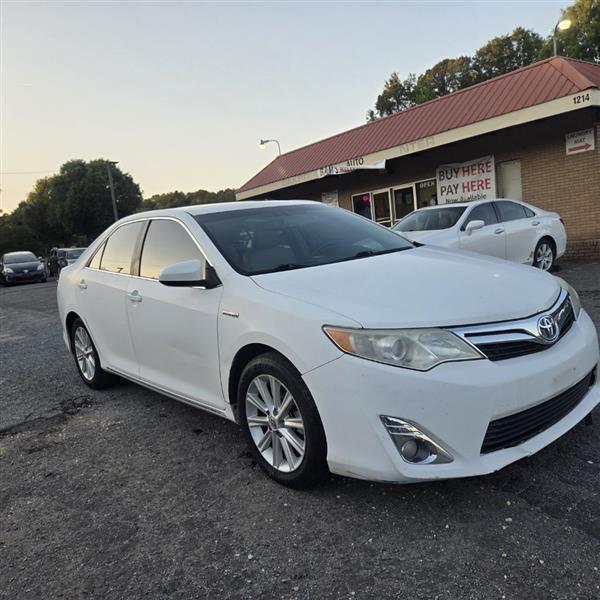 Toyota Camry Hybrid XLE 2013