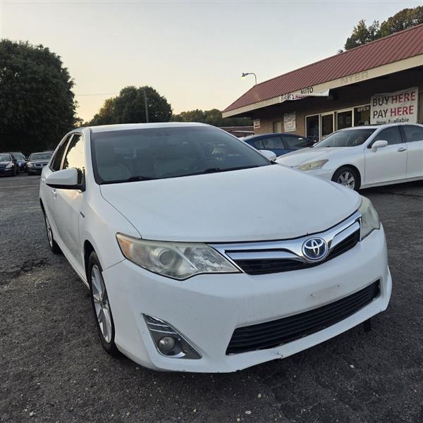 Toyota Camry Hybrid XLE 2013