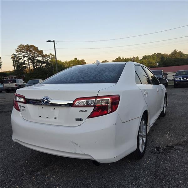 Toyota Camry Hybrid XLE 2013