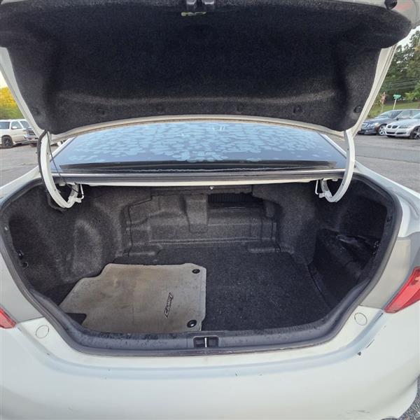 Toyota Camry Hybrid XLE 2013