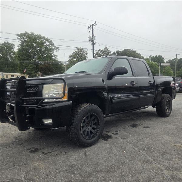 Chevrolet Silverado 1500 LT Crew Cab 4WD 2011