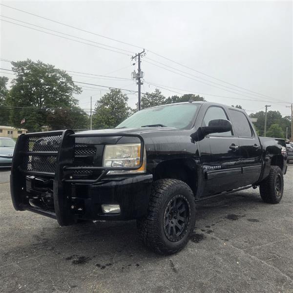 Chevrolet Silverado 1500 LT Crew Cab 4WD 2011