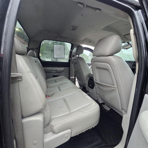 Chevrolet Silverado 1500 LT Crew Cab 4WD 2011