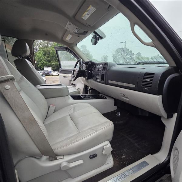 Chevrolet Silverado 1500 LT Crew Cab 4WD 2011