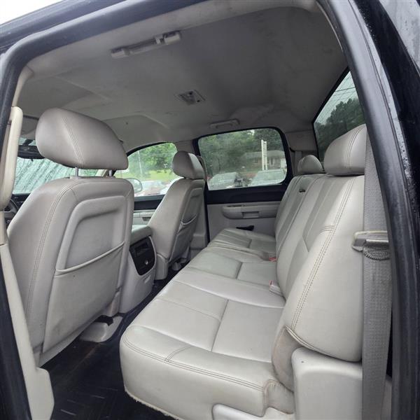 Chevrolet Silverado 1500 LT Crew Cab 4WD 2011