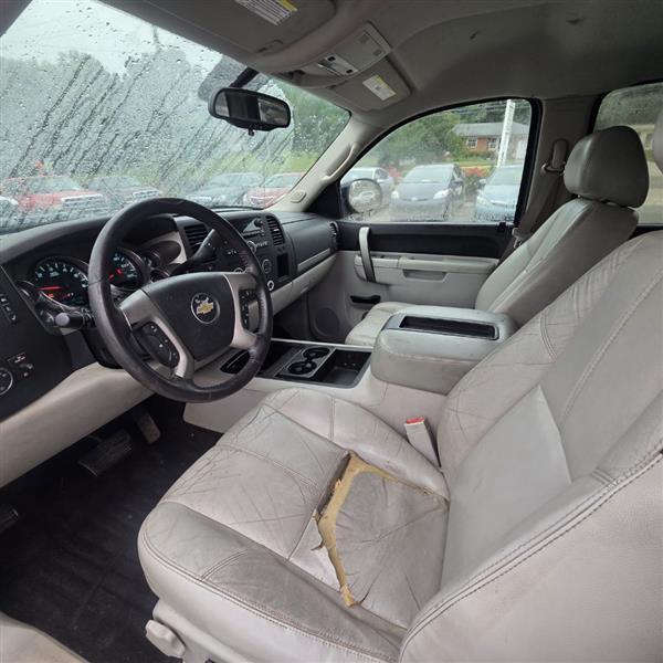 Chevrolet Silverado 1500 LT Crew Cab 4WD 2011