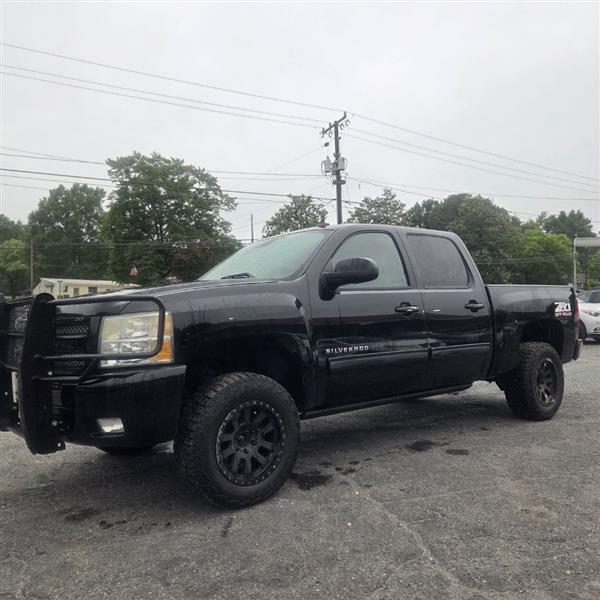 Chevrolet Silverado 1500 LT Crew Cab 4WD 2011