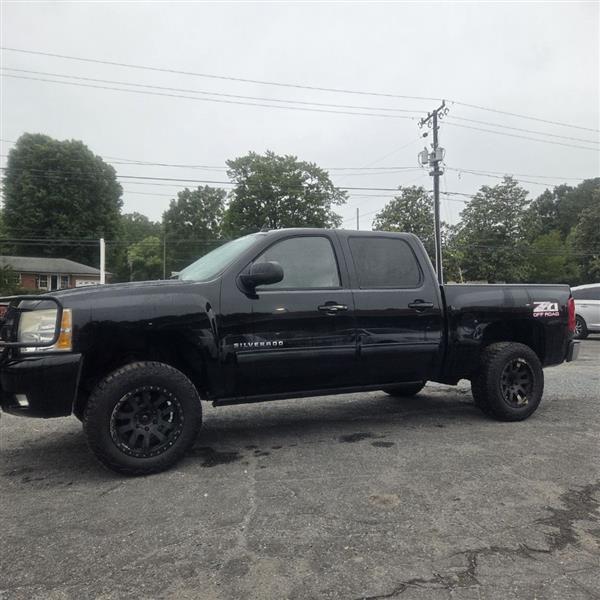 Chevrolet Silverado 1500 LT Crew Cab 4WD 2011