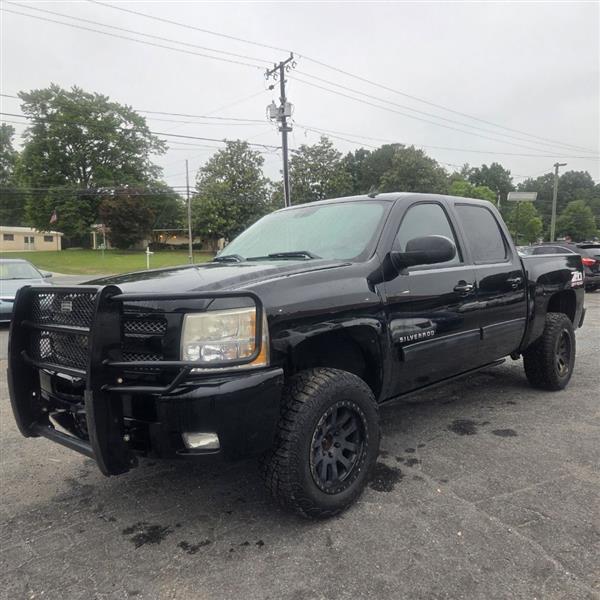 Chevrolet Silverado 1500 LT Crew Cab 4WD 2011