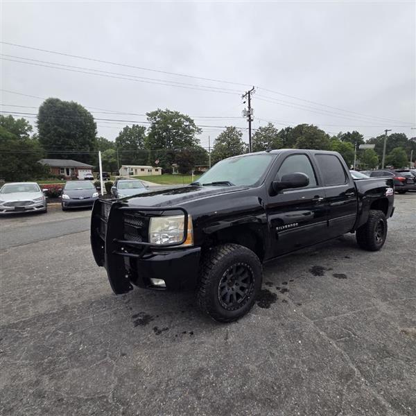 Chevrolet Silverado 1500 LT Crew Cab 4WD 2011