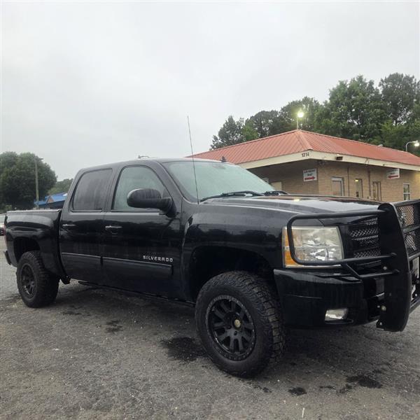 Chevrolet Silverado 1500 LT Crew Cab 4WD 2011