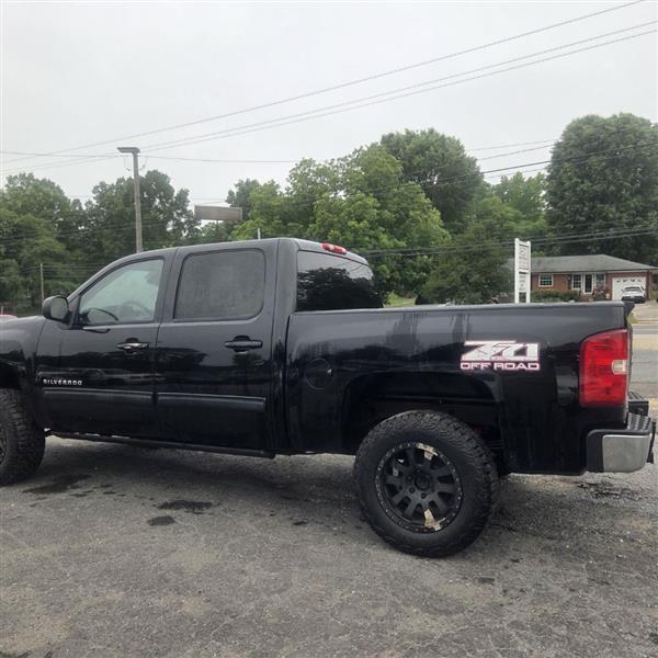 Chevrolet Silverado 1500 LT Crew Cab 4WD 2011