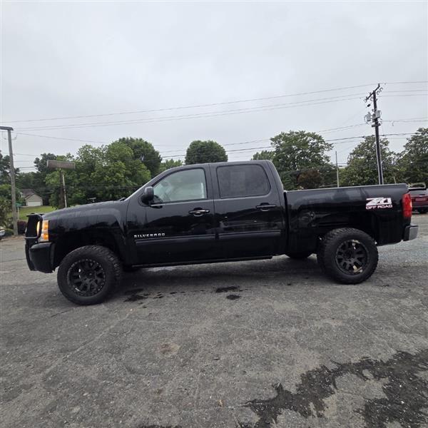 Chevrolet Silverado 1500 LT Crew Cab 4WD 2011