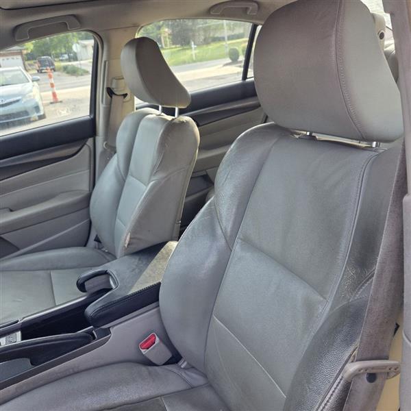 Acura TL 6-Speed AT 2012
