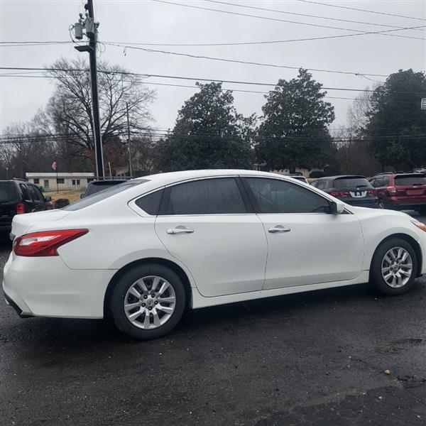 Nissan Altima  2016