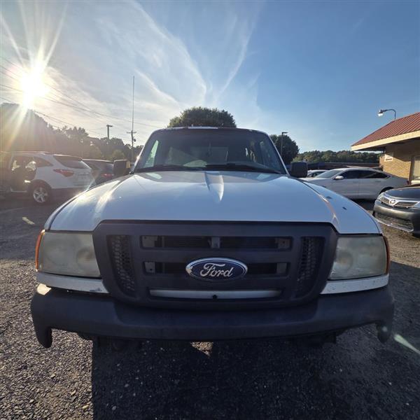 Ford Ranger XL Reg. Cab Long Bed 2WD 1999