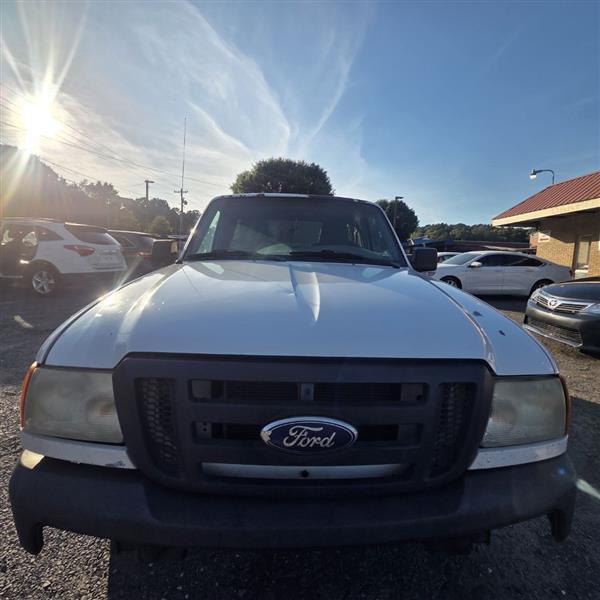 Ford Ranger XL Reg. Cab Long Bed 2WD 1999