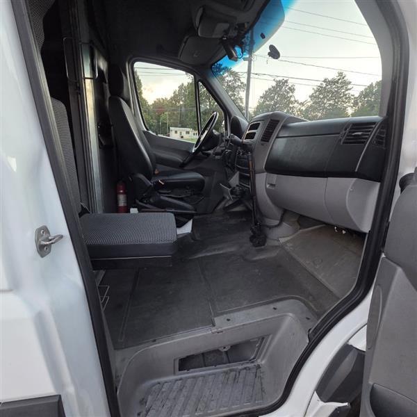 Mercedes-Benz Sprinter 2500 High Roof 170-in. WB 2012