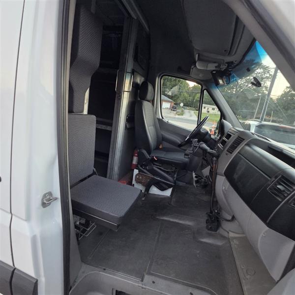 Mercedes-Benz Sprinter 2500 High Roof 170-in. WB 2012