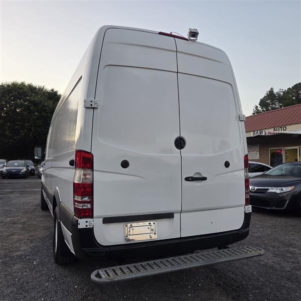 Mercedes-Benz Sprinter 2500 High Roof 170-in. WB 2012