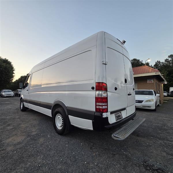 Mercedes-Benz Sprinter 2500 High Roof 170-in. WB 2012