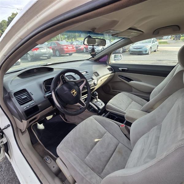 Honda Civic LX Sedan 5-Speed AT 2010