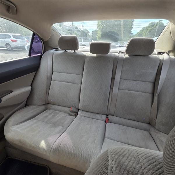 Honda Civic LX Sedan 5-Speed AT 2010