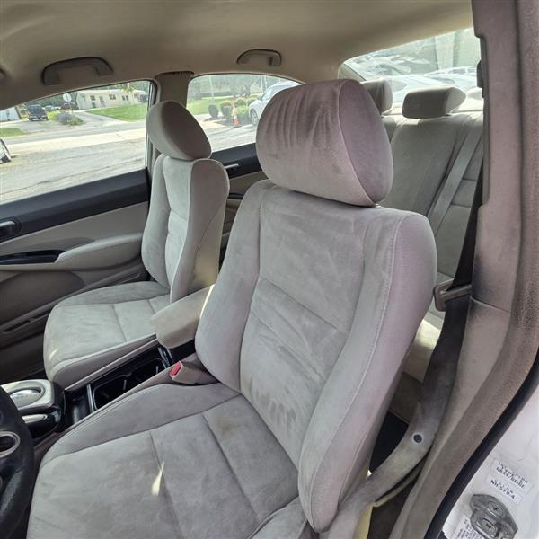 Honda Civic LX Sedan 5-Speed AT 2010