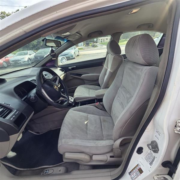 Honda Civic LX Sedan 5-Speed AT 2010
