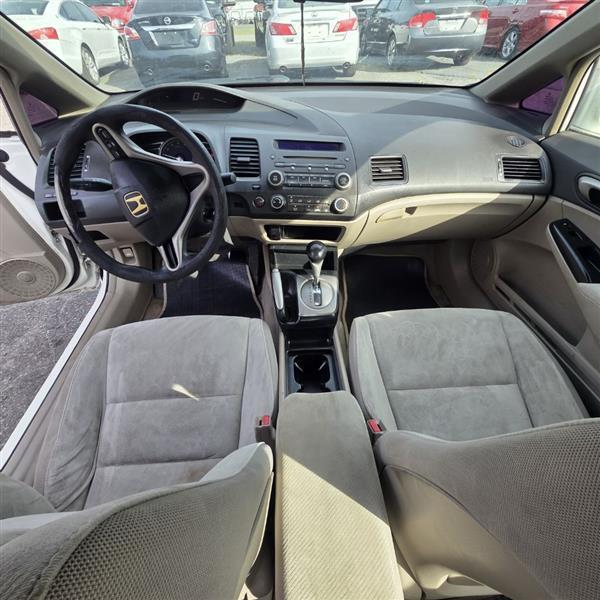 Honda Civic LX Sedan 5-Speed AT 2010