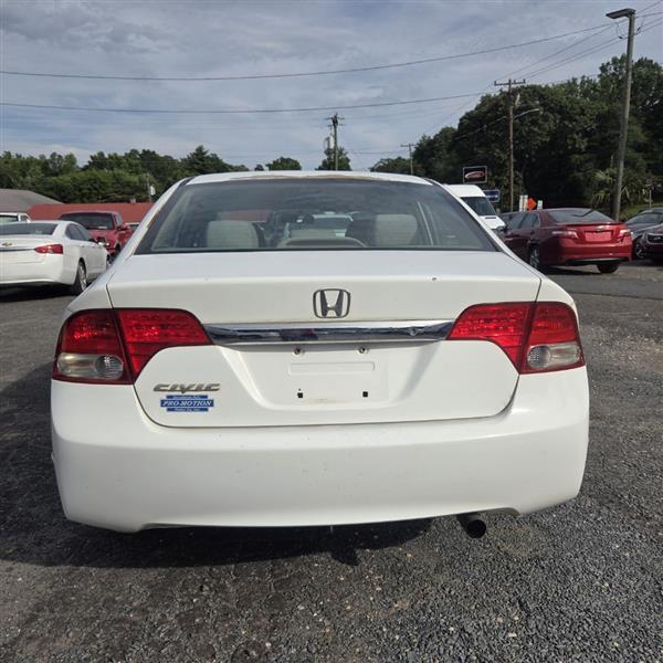Honda Civic LX Sedan 5-Speed AT 2010