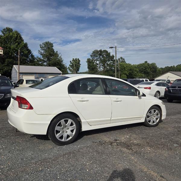 Honda Civic LX Sedan 5-Speed AT 2010