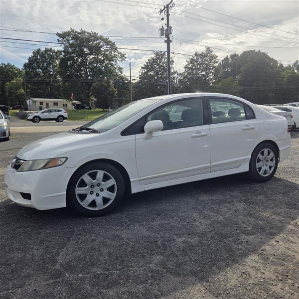 Honda Civic LX Sedan 5-Speed AT 2010