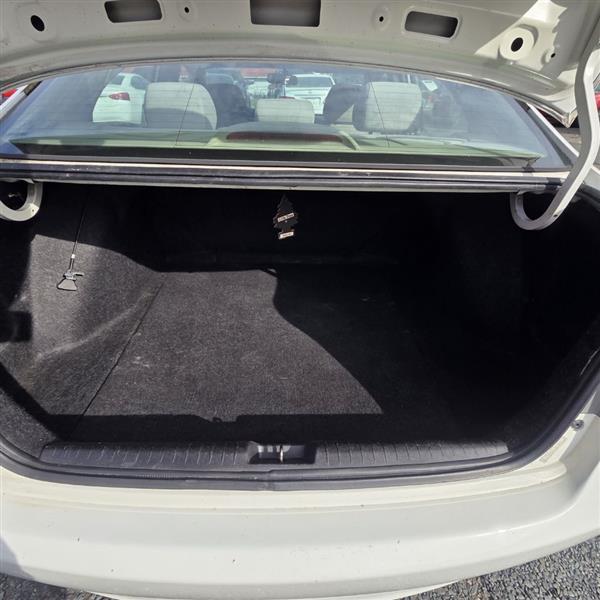 Honda Civic LX Sedan 5-Speed AT 2010