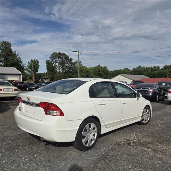 Honda Civic LX Sedan 5-Speed AT 2010