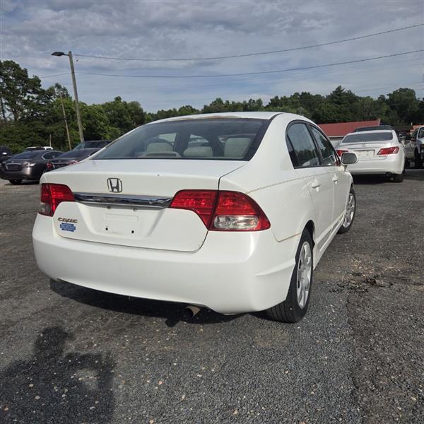 Honda Civic LX Sedan 5-Speed AT 2010
