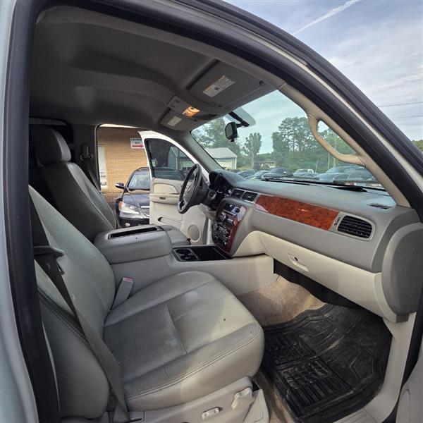 Chevrolet Suburban LT2 1500 4WD 2009
